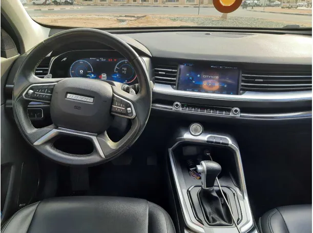 Car image 15