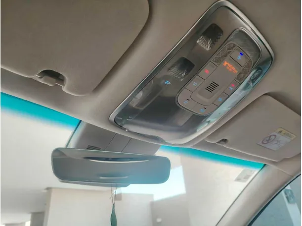 Car image 35