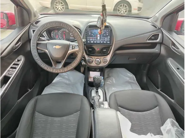 Car image 19