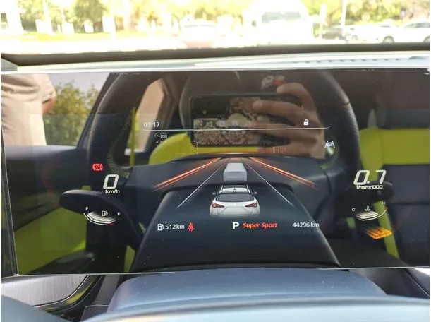 Car image 19