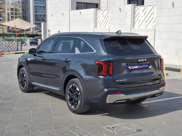 Car image 8