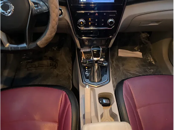 Car image 18