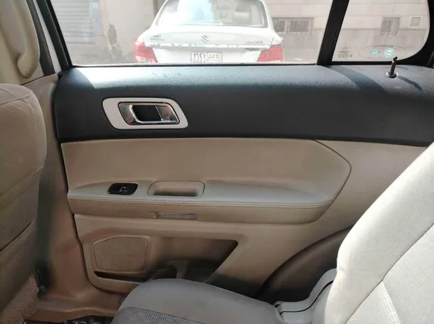 Car image 38
