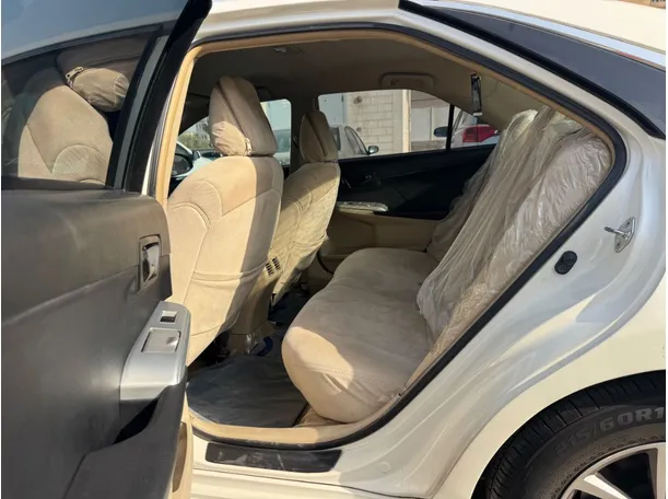 Car image 13