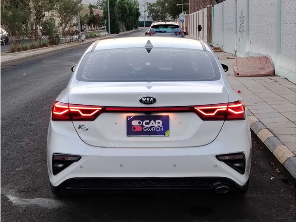 Car image 8