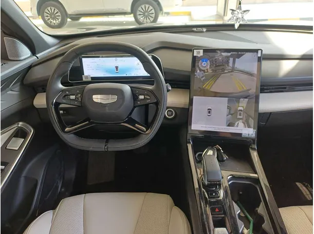 Car image 17
