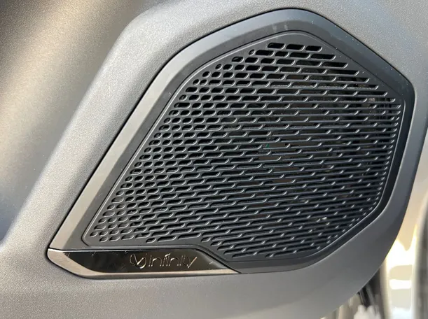 Car image 29