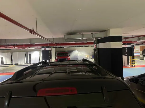 Car image 24
