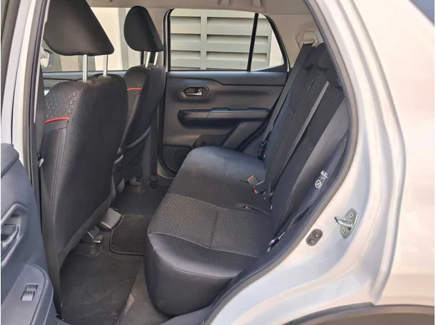 Car image 13
