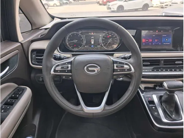 Car image 18