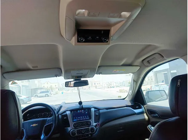 Car image 19