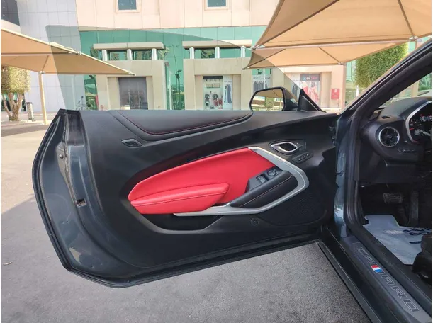 Car image 11