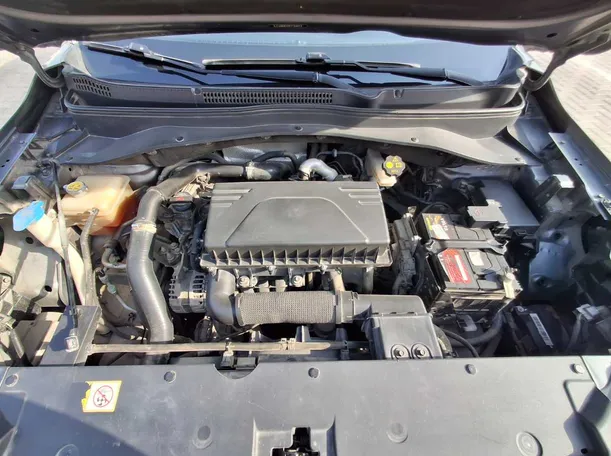 Car image 14
