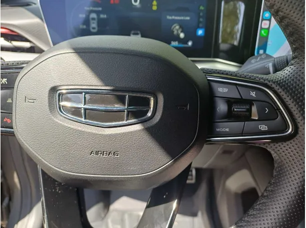 Car image 22