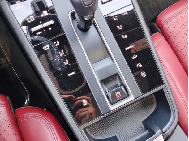 Car image 21