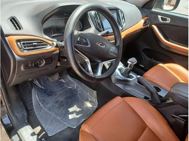 Car image 11