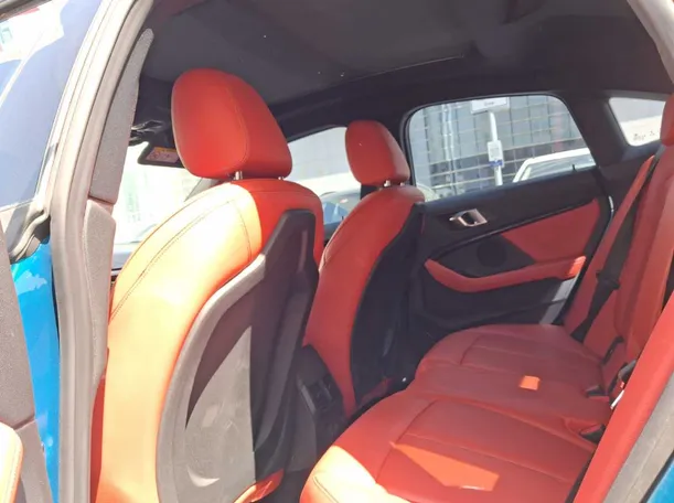Car image 13