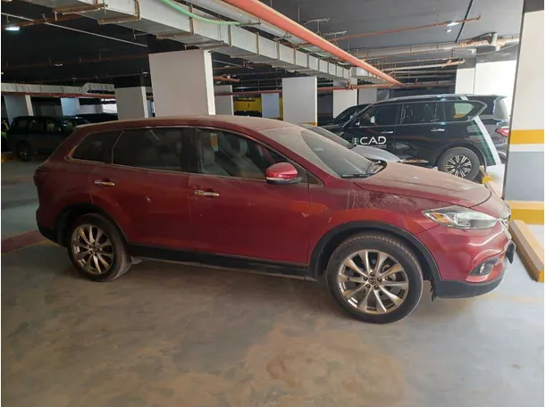 Car image 4