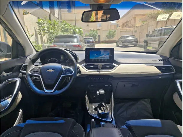 Car image 17