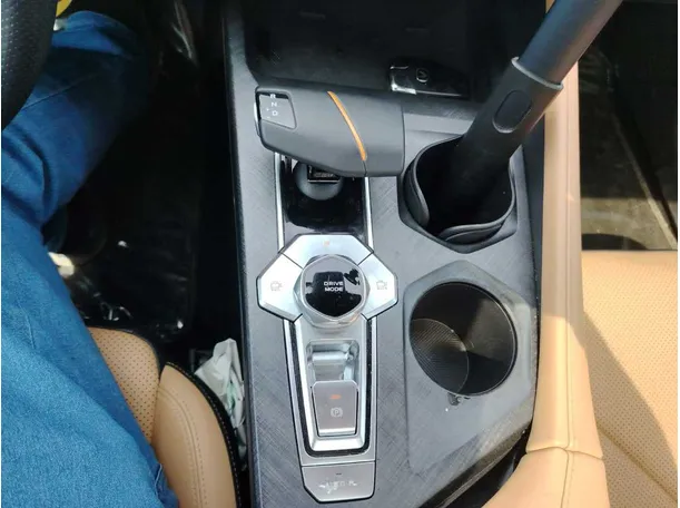 Car image 22