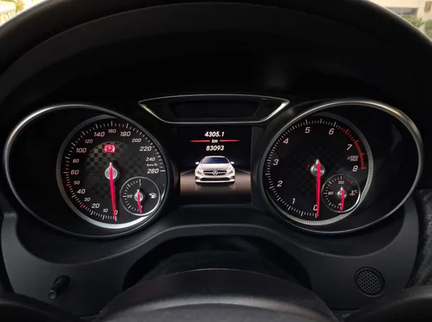 Car image 18