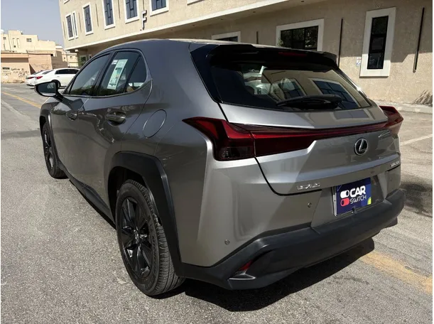 Car image 7