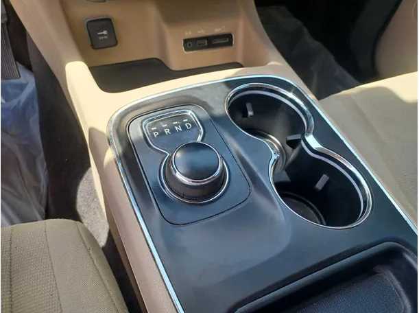 Car image 17