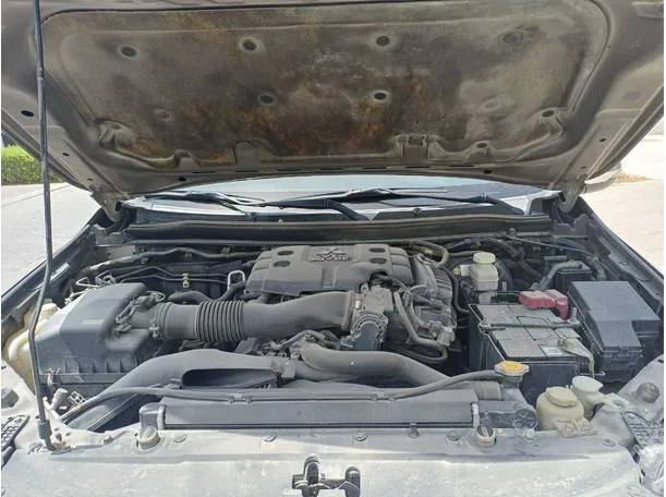Car image 25