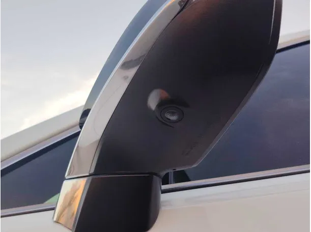 Car image 37