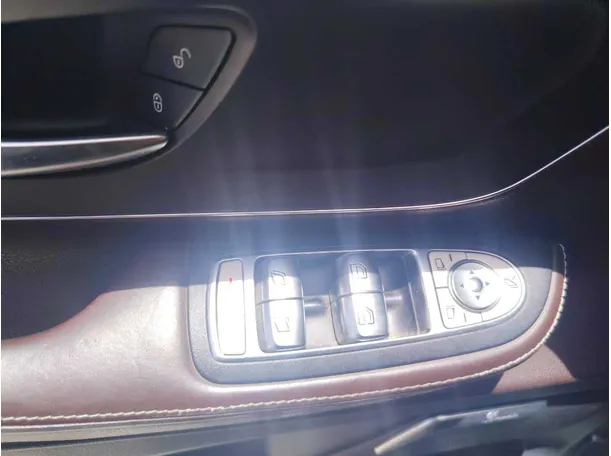 Car image 31