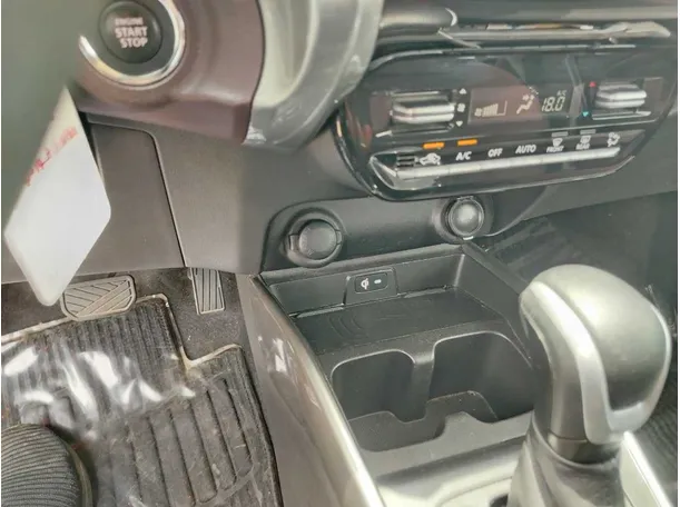 Car image 29