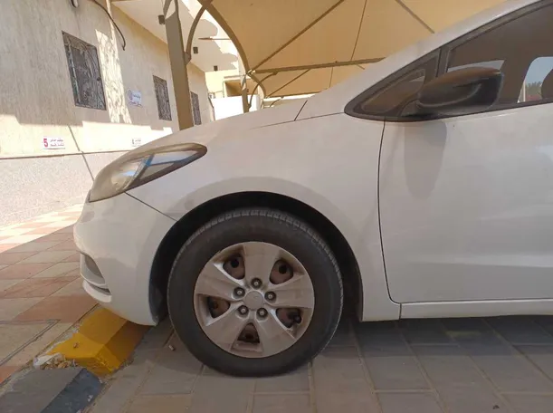 Car image 9