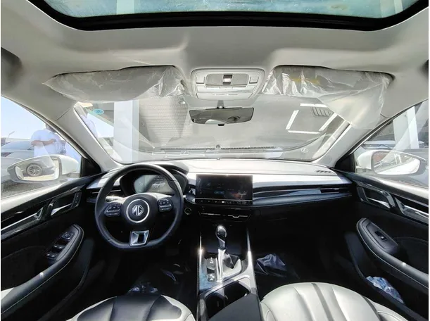Car image 19