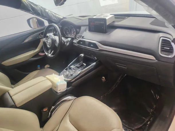 Car image 13