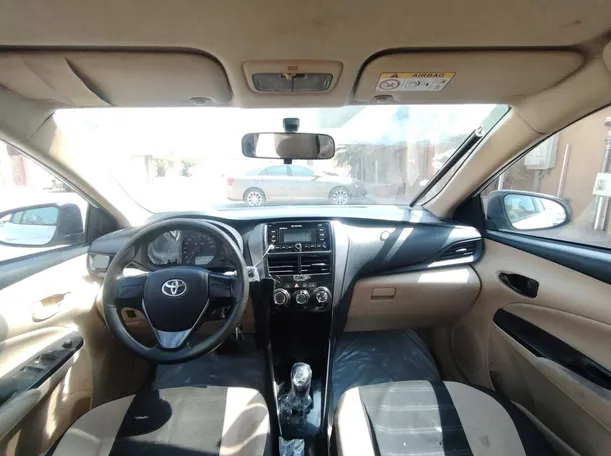 Car image 18
