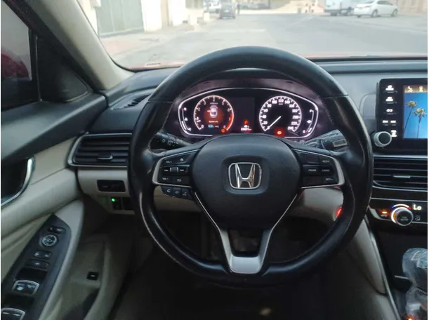 Car image 15