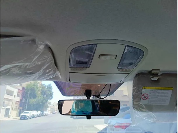 Car image 30