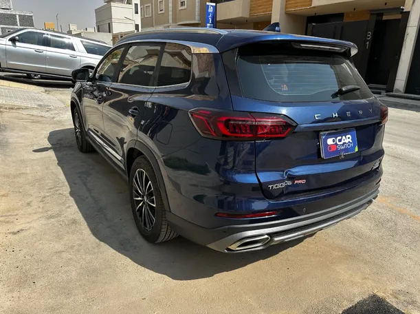 Car image 7