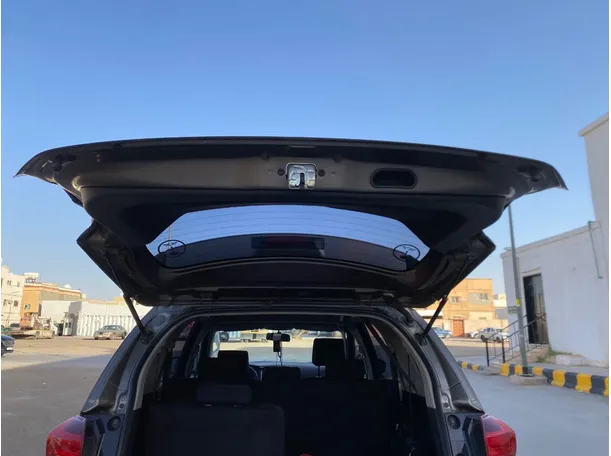 Car image 20