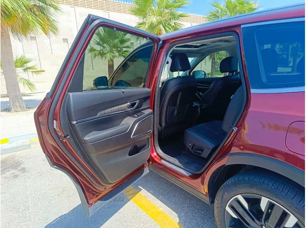 Car image 17