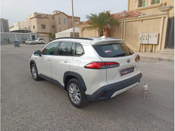 Car image 7