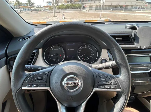 Car image 19