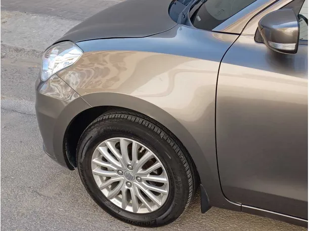 Car image 9