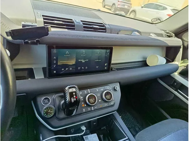 Car image 25