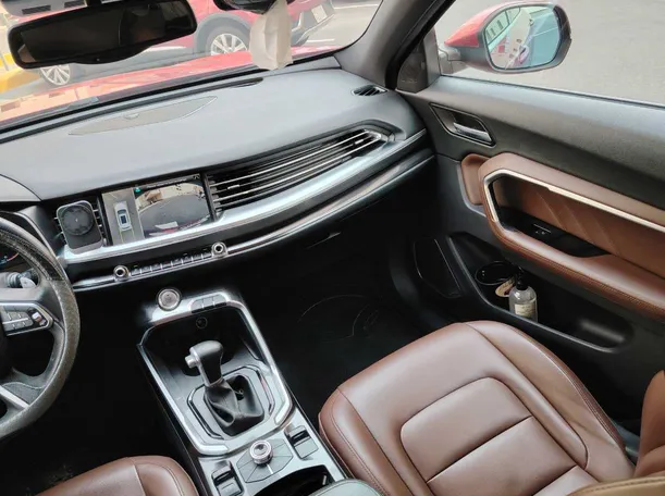 Car image 18