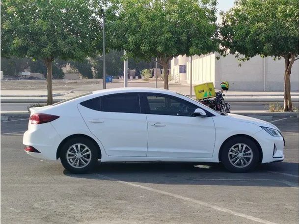 Car image 4
