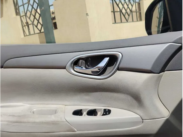 Car image 26