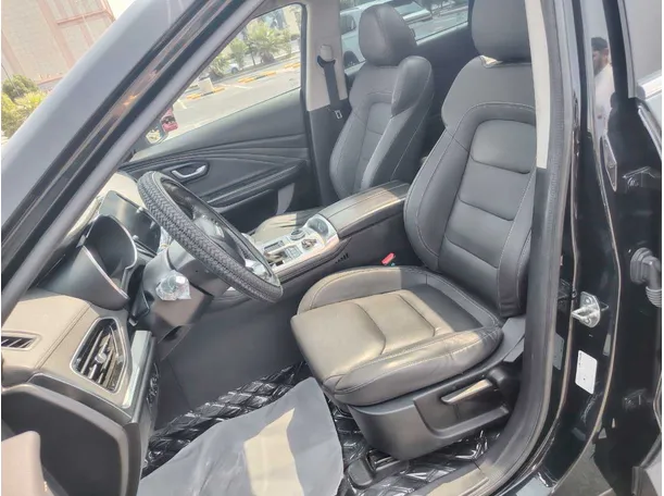 Car image 13