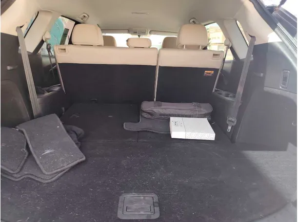 Car image 26