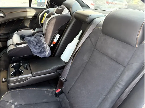 Car image 16